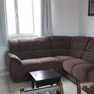 Apartamento 2º Andar Fundos Garagem Carro Pequeno